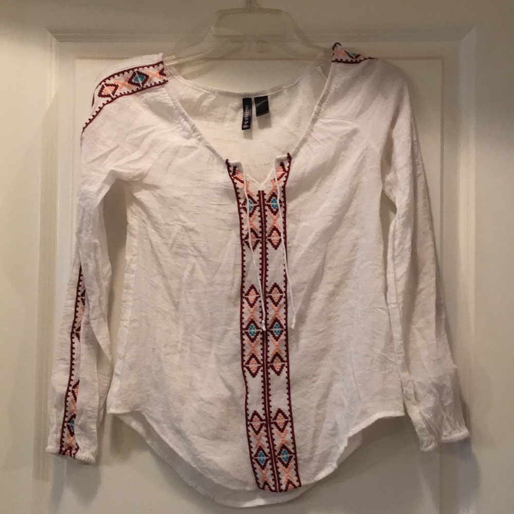 Cute half sleeve shirt worn only twice!